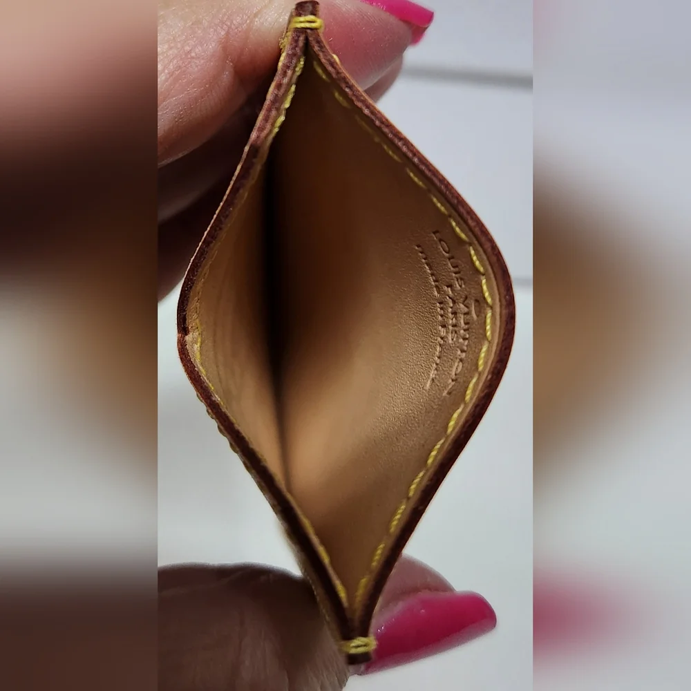 LOUIS VUITTON Voyagez Leather Limited Ed Card Holder COLLECTORS ITEM!!!